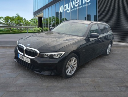 40543ad341c7ad9b85737cf1254c2d0f-1054 BMW Serie 3 330e xDrive Touring