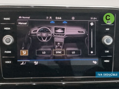 40543ad341c7ad9b85737cf1254c2d0f-2570 Volkswagen T-Roc R-Line 1.5 TSI 110 kW (150 CV) DSG - 25