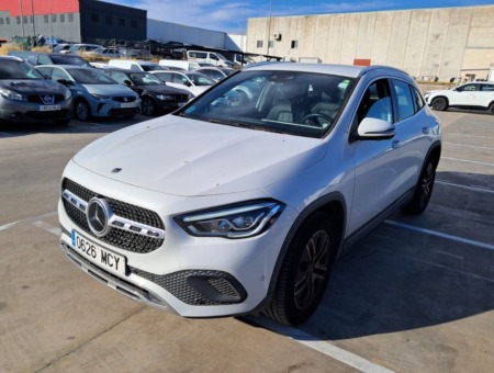 40543ad341c7ad9b85737cf1254c2d0f-4051 Mercedes GLA GLA 220 D 4MATIC