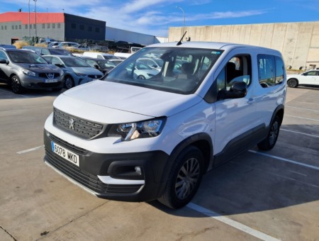 40543ad341c7ad9b85737cf1254c2d0f-4260 Peugeot Rifter Active Pack Business Std. BlueHDi 100