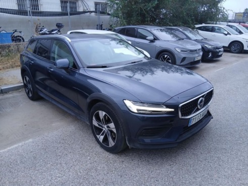 40543ad341c7ad9b85737cf1254c2d0f-3685 Volvo V60 Cross Country 2.0 B4 (d) Awd Core Auto - 4