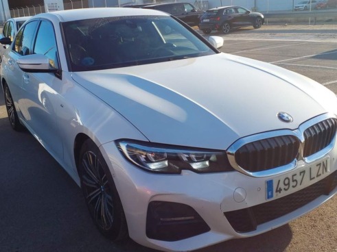 40543ad341c7ad9b85737cf1254c2d0f-4344 Bmw Series 3 320d Auto. - 4
