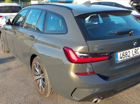 40543ad341c7ad9b85737cf1254c2d0f-4815 Bmw Series 3 330e Xdrive Touring - 2