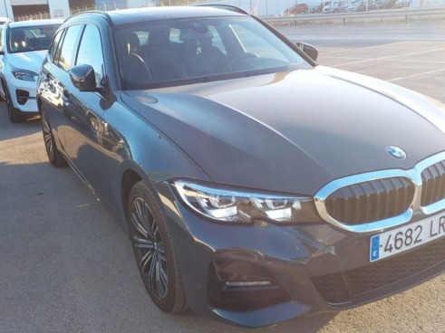 40543ad341c7ad9b85737cf1254c2d0f-4817 Bmw Series 3 330e Xdrive Touring - 4