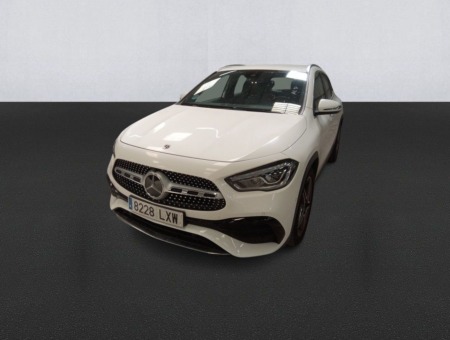 40543ad341c7ad9b85737cf1254c2d0f-16 Mercedes GLA GLA 200 D