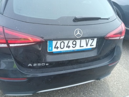 40543ad341c7ad9b85737cf1254c2d0f-415 Mercedes A-class A 250 E - 5
