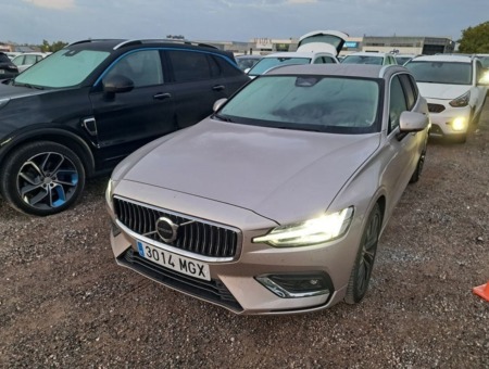 40543ad341c7ad9b85737cf1254c2d0f-965 Volvo V60 2.0 B4 (D) Plus Dark Auto