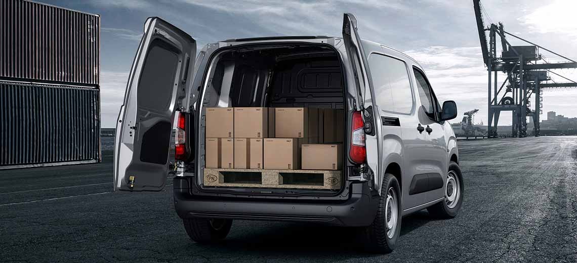 furgonetas para autónomos peugeot partner Furgonetas de segunda mano para autónomos: cómo elegir según la carga y el trabajo real