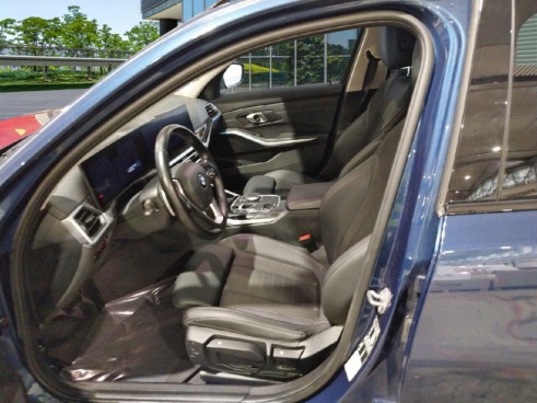 40543ad341c7ad9b85737cf1254c2d0f-1111 Bmw Series 3 318d Auto.touring - 7