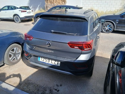 40543ad341c7ad9b85737cf1254c2d0f-1759 Volkswagen T-roc Life 2.0 Tdi 85kw (115cv) - 3
