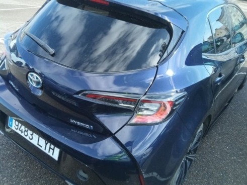 40543ad341c7ad9b85737cf1254c2d0f-2094 Toyota Corolla 2.0 180h Style E-cvt - 4