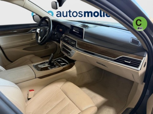 40543ad341c7ad9b85737cf1254c2d0f-4893 BMW Serie 7 750Li xDrive 330 kW (450 CV) - 6