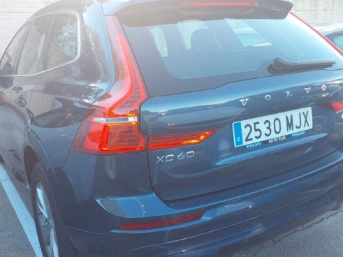 0264d720-c4ac-f50e-9cef-b01c356c995a Volvo Xc60 2.0 B4 D Awd Core Auto - 2